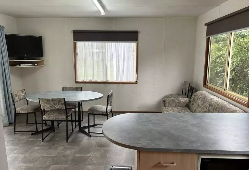 リゾートホテル Long Jetty Caravan Park