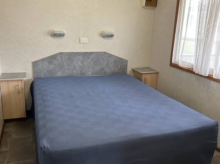 منتجع Long Jetty Caravan Park