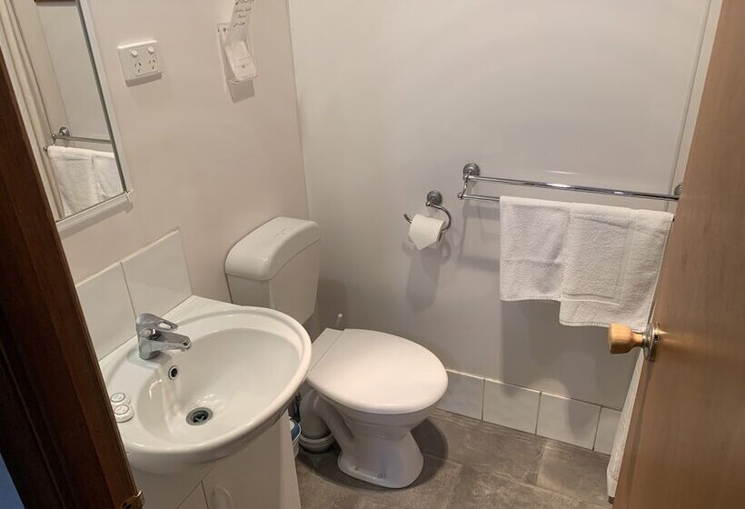 منتجع Long Jetty Caravan Park