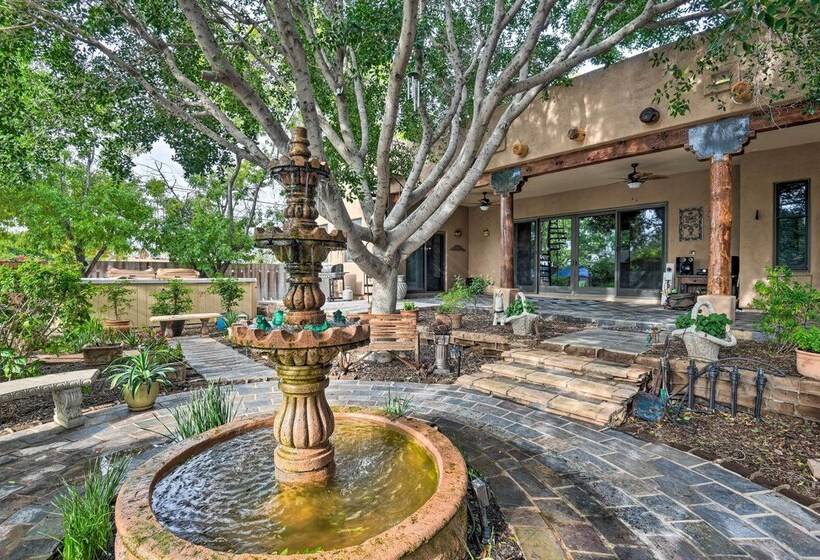 Restful Mesa Retreat: Shared Backyard & Hot Tub