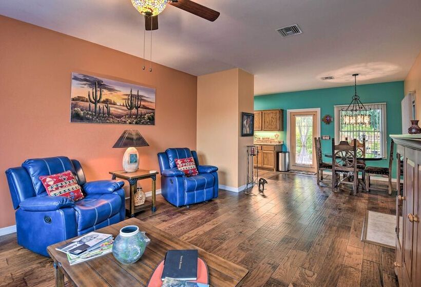 Restful Mesa Retreat: Shared Backyard & Hot Tub