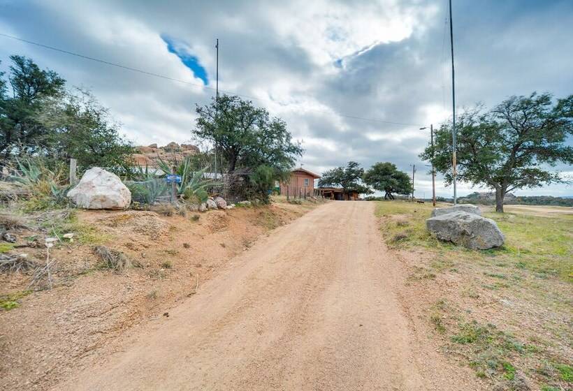 Rustic & Western House On Lake Swim & Fish!