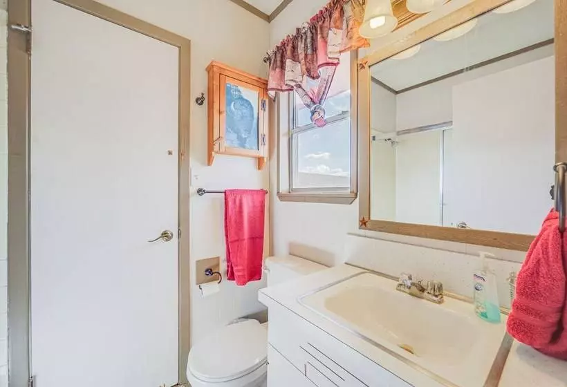 Rustic & Western House On Lake   Swim & Fish!