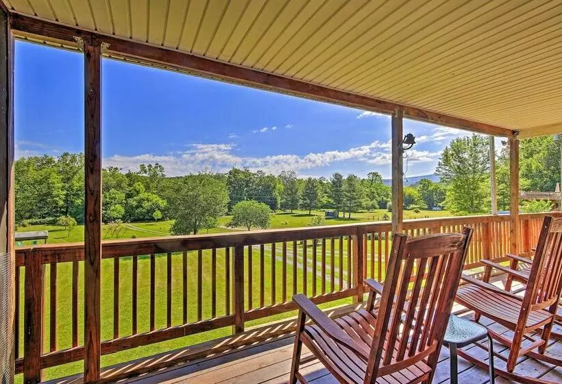 Secluded Rileyville Cabin W/ Hot Tub & Grill!