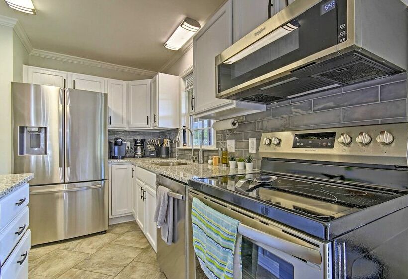 Secluded Rileyville Cabin W/ Hot Tub & Grill!