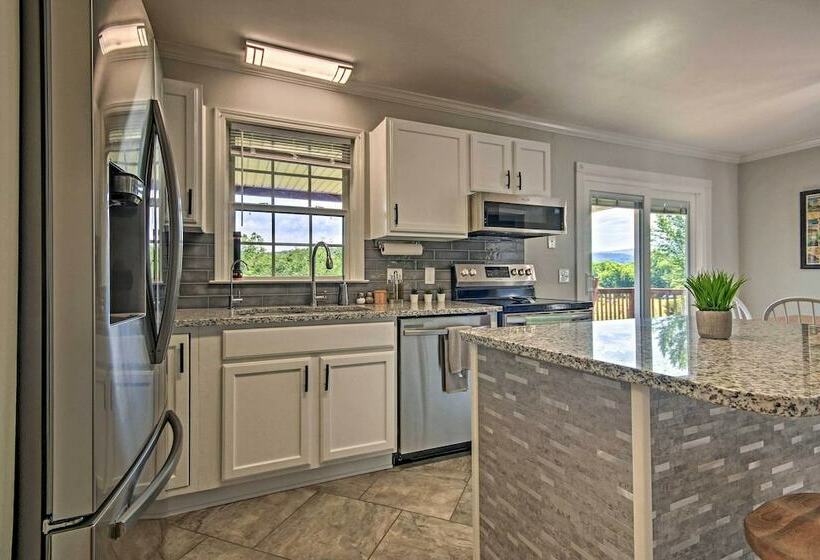 Secluded Rileyville Cabin W/ Hot Tub & Grill!