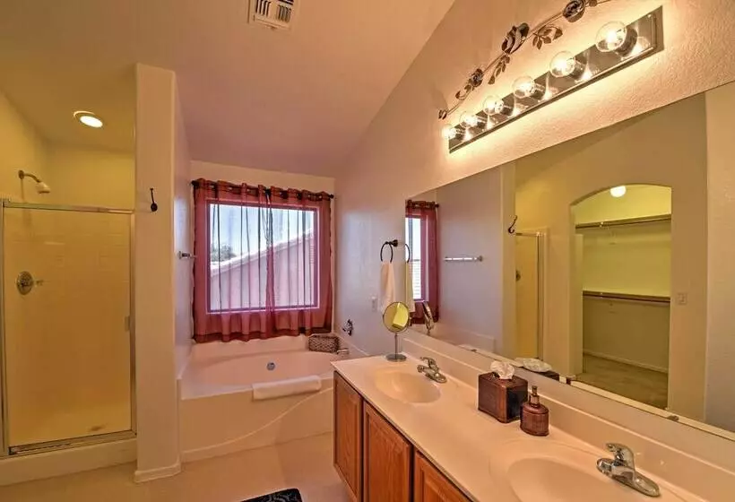 Spacious Phoenix Area Escape W/ Pool & Hot Tub