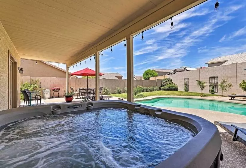 Spacious Phoenix Area Escape W/ Pool & Hot Tub