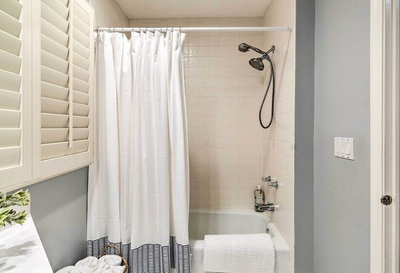 Spacious Rochester Home W/ Heated Pool & Hot Tub!