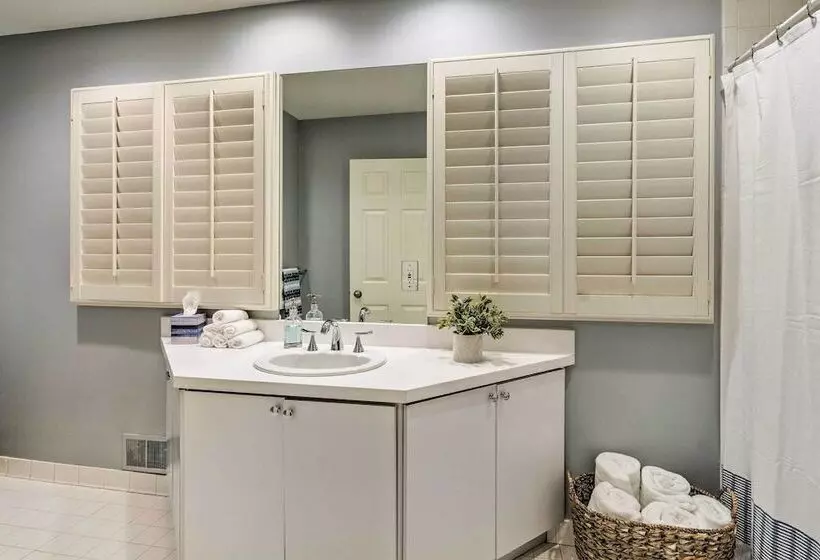 Spacious Rochester Home W/ Heated Pool & Hot Tub!