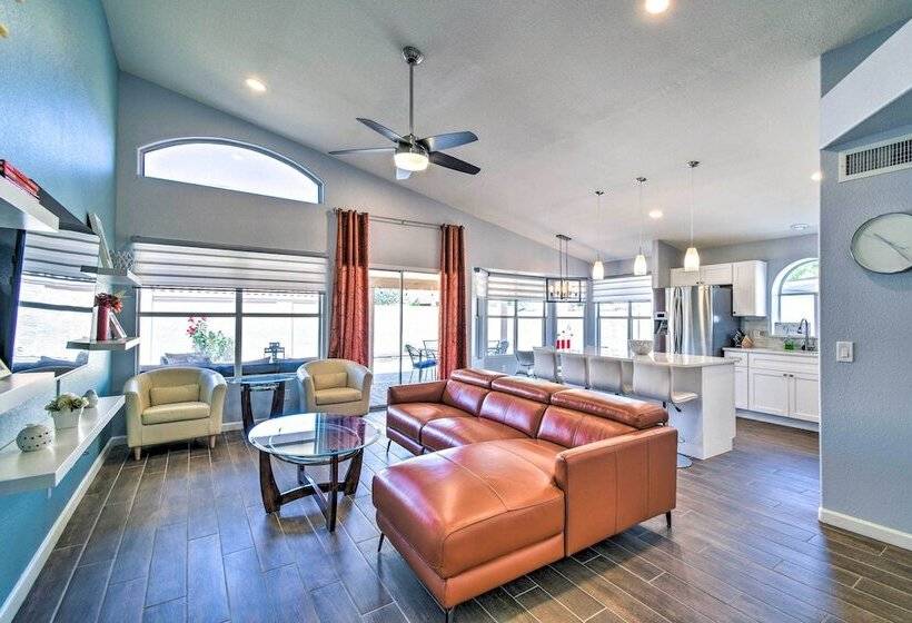 Stylish Phoenix Home W/ Private Patio & Gas Grill!