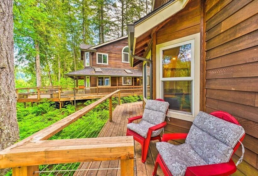 The River House  W/ Deck, On Mckenzie River!