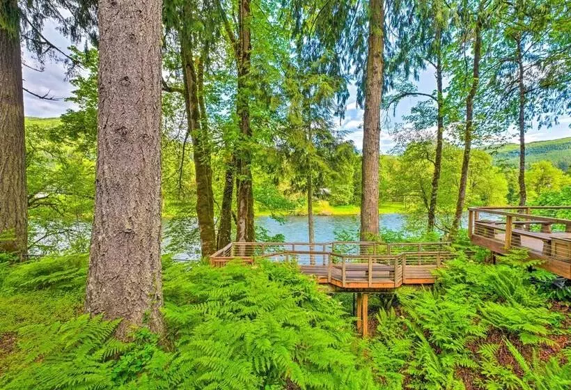 The River House  W/ Deck, On Mckenzie River!