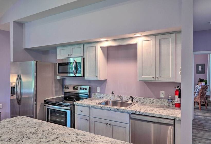 Saylorsburg Retreat: 16 Mi To Ski Resort