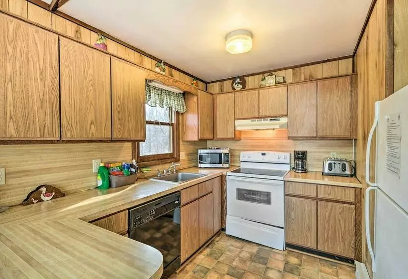 Tranquil Lake Harmony Haven   Great For Families!