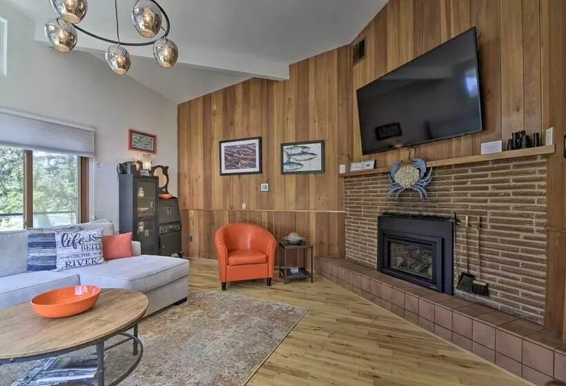 Waterfront Troutdale Hideaway: Sandy River Fishing