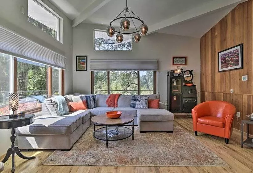 Waterfront Troutdale Hideaway: Sandy River Fishing