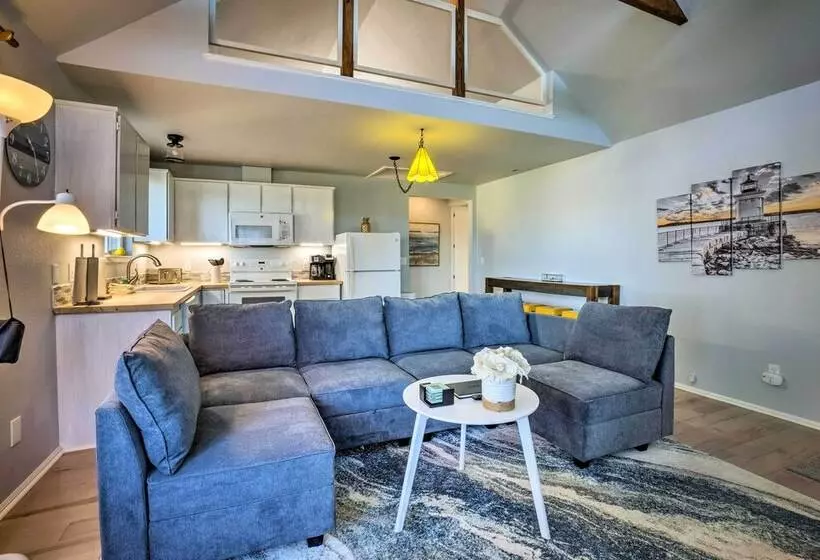 Bandon Beach House Rental: Walk To Downtown!