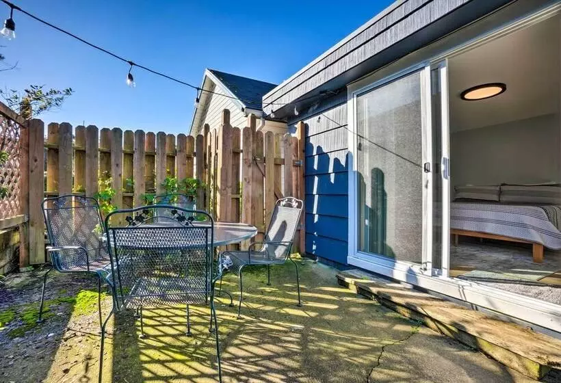 Bandon Beach House Rental: Walk To Downtown!