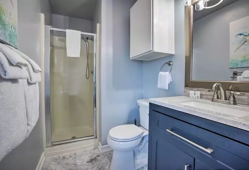 Bandon Beach House Rental: Walk To Downtown!