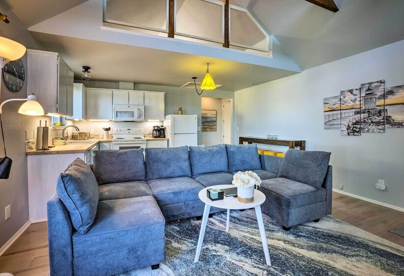 Bandon Beach House Rental: Walk To Downtown!