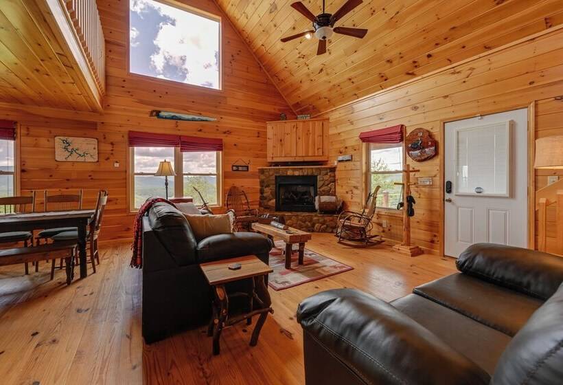 Mtn View Cabin: Deck & Pets Welcome In Murphy