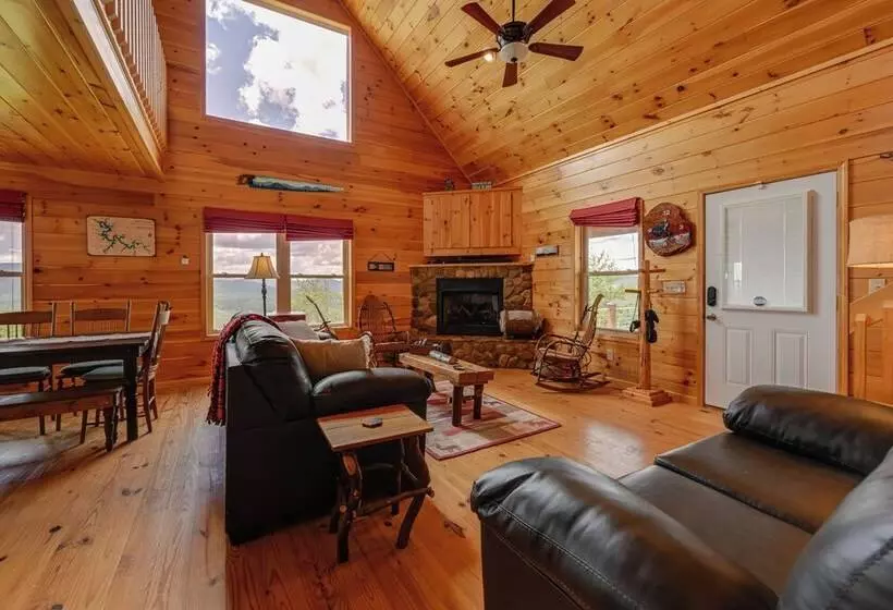 Mtn View Cabin: Deck & Pets Welcome In Murphy