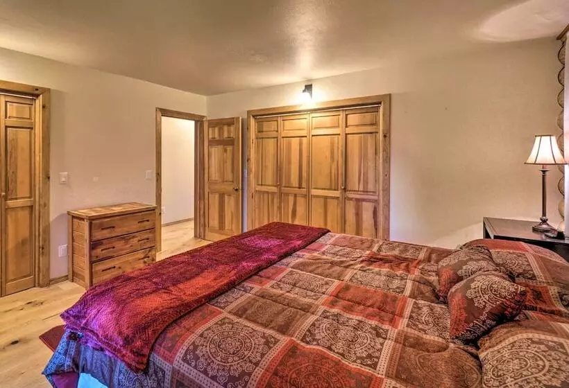 Cabin On Kenai Peninsula: Family & Group Friendly!