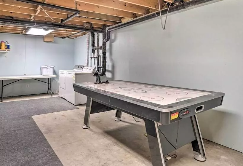 Cabin On Kenai Peninsula: Family & Group Friendly!