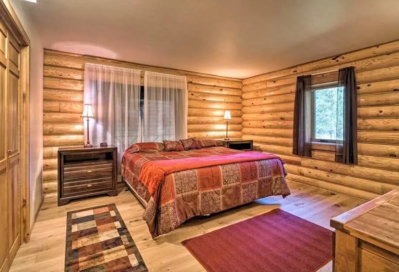 Cabin On Kenai Peninsula: Family & Group Friendly!