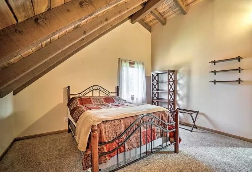 Cabin On Kenai Peninsula: Family & Group Friendly!