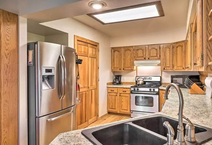 Cabin On Kenai Peninsula: Family & Group Friendly!