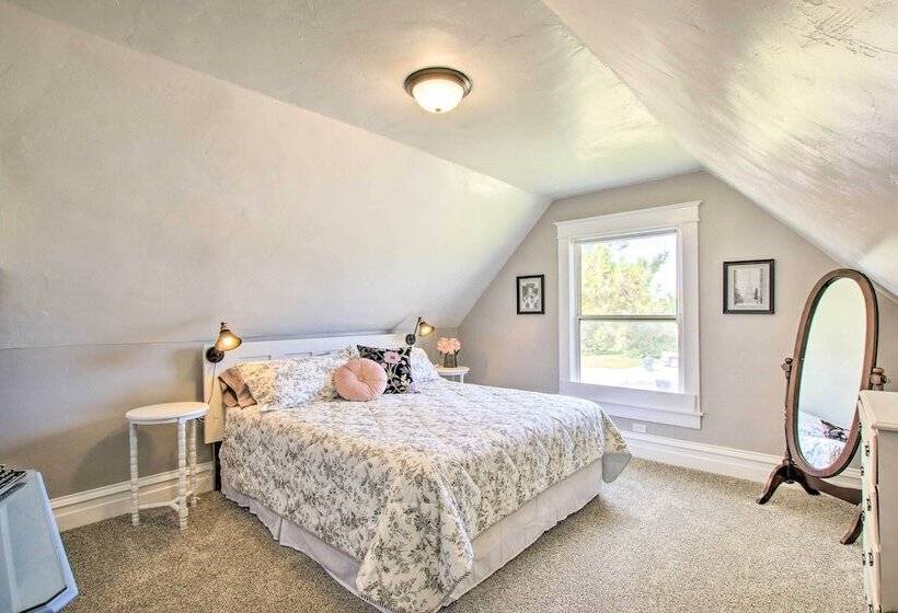 Charming Paris House ~ 1 1/2 Mi To Canyon!