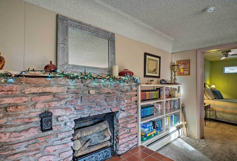 Colorful Bungalow By Pikes Peak/garden Of The Gods