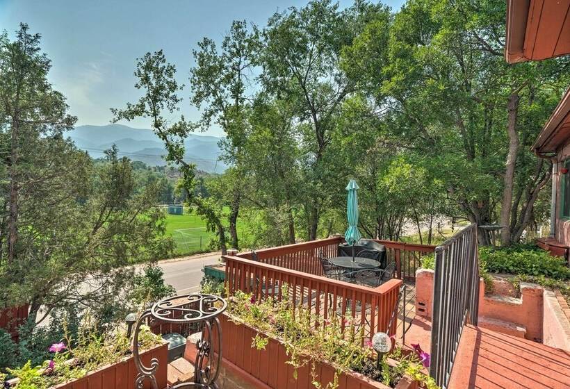 Colorful Bungalow By Pikes Peak/garden Of The Gods