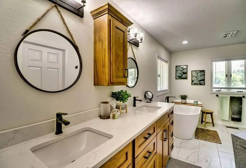 Cotter Home W/ Direct Access To White River!