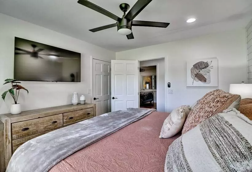 Cotter Home W/ Direct Access To White River!