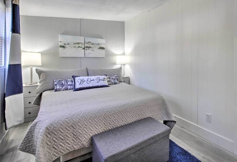 Cozy Cottage W/ Fire Pit: 1 Mi To Lake Mi Beaches!