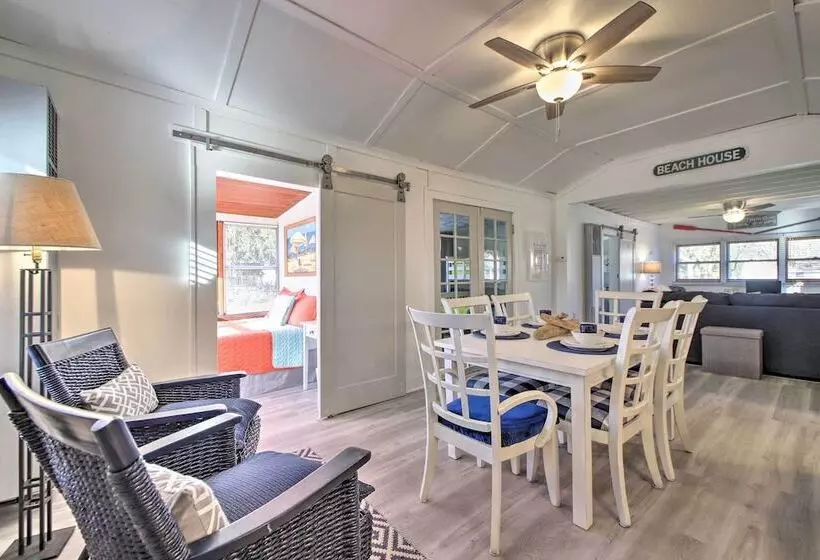 Cozy Cottage W/ Fire Pit: 1 Mi To Lake Mi Beaches!