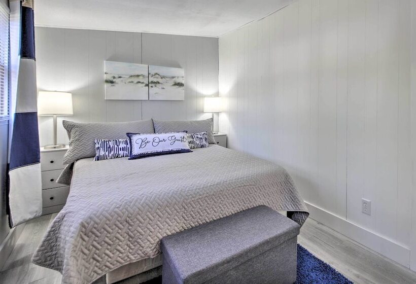 Cozy Cottage W/ Fire Pit: 1 Mi To Lake Mi Beaches!