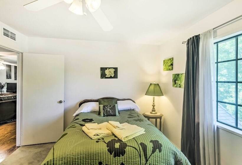 Downtown Cottonwood Home W/ Patio!