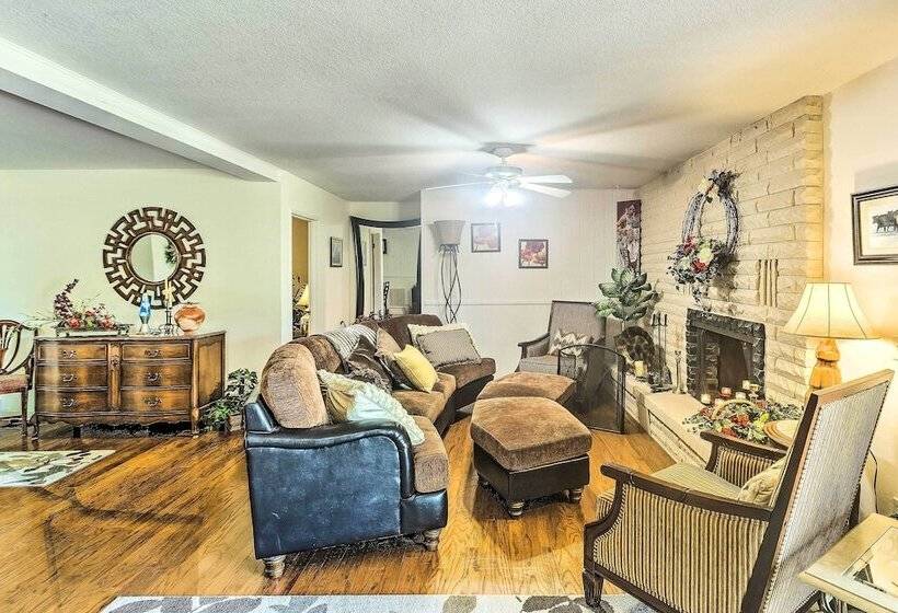 Downtown Cottonwood Home W/ Patio!