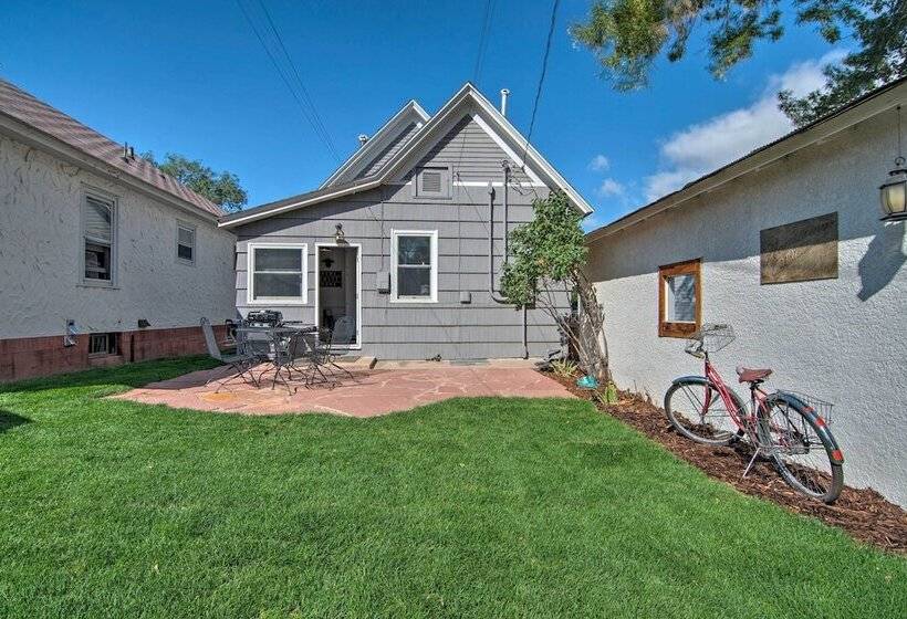 Walk To University: Dtown Laramie Home!