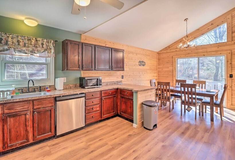 Ski, Hike & Swim: Family Home In Albrightsville!
