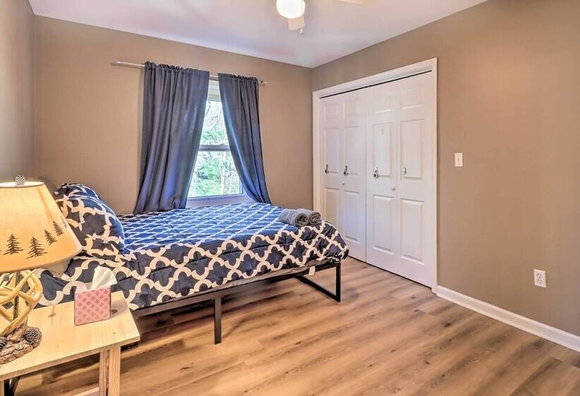 Ski, Hike & Swim: Family Home In Albrightsville!