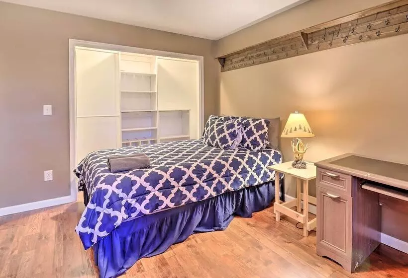 Ski, Hike & Swim: Family Home In Albrightsville!