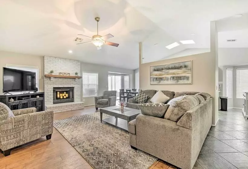 Gilbert Home W/ Private Pool & Putting Green!