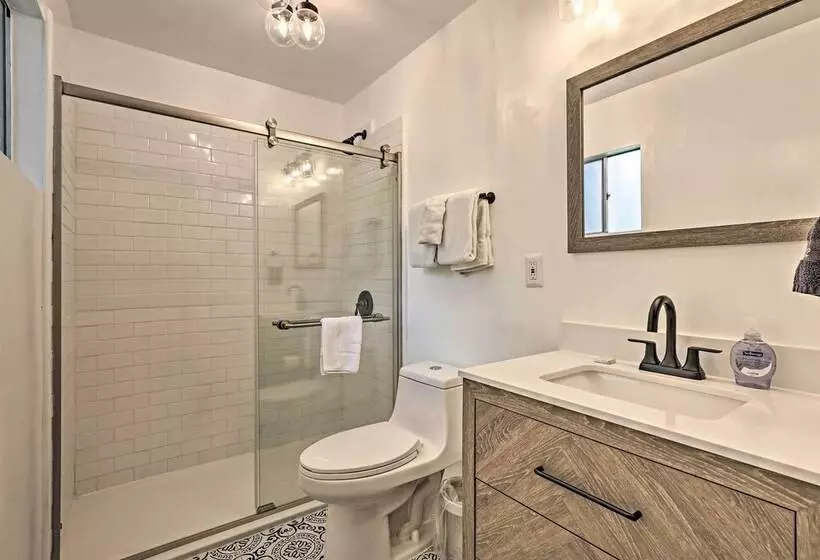 Direct Beach Access: Grand Lake Cabin W/ Deck!