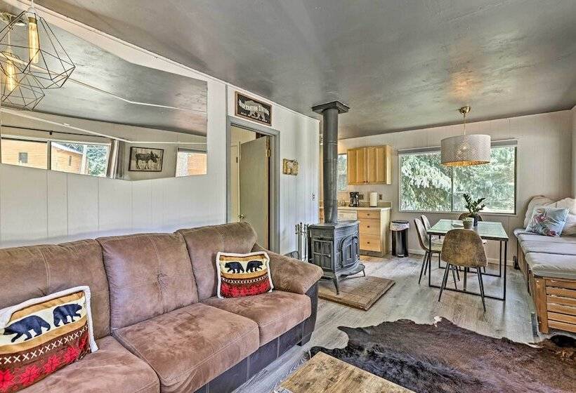 Direct Beach Access: Grand Lake Cabin W/ Deck!