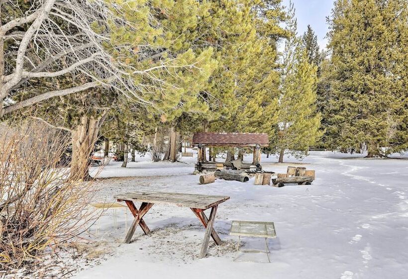 Direct Beach Access: Grand Lake Cabin W/ Deck!